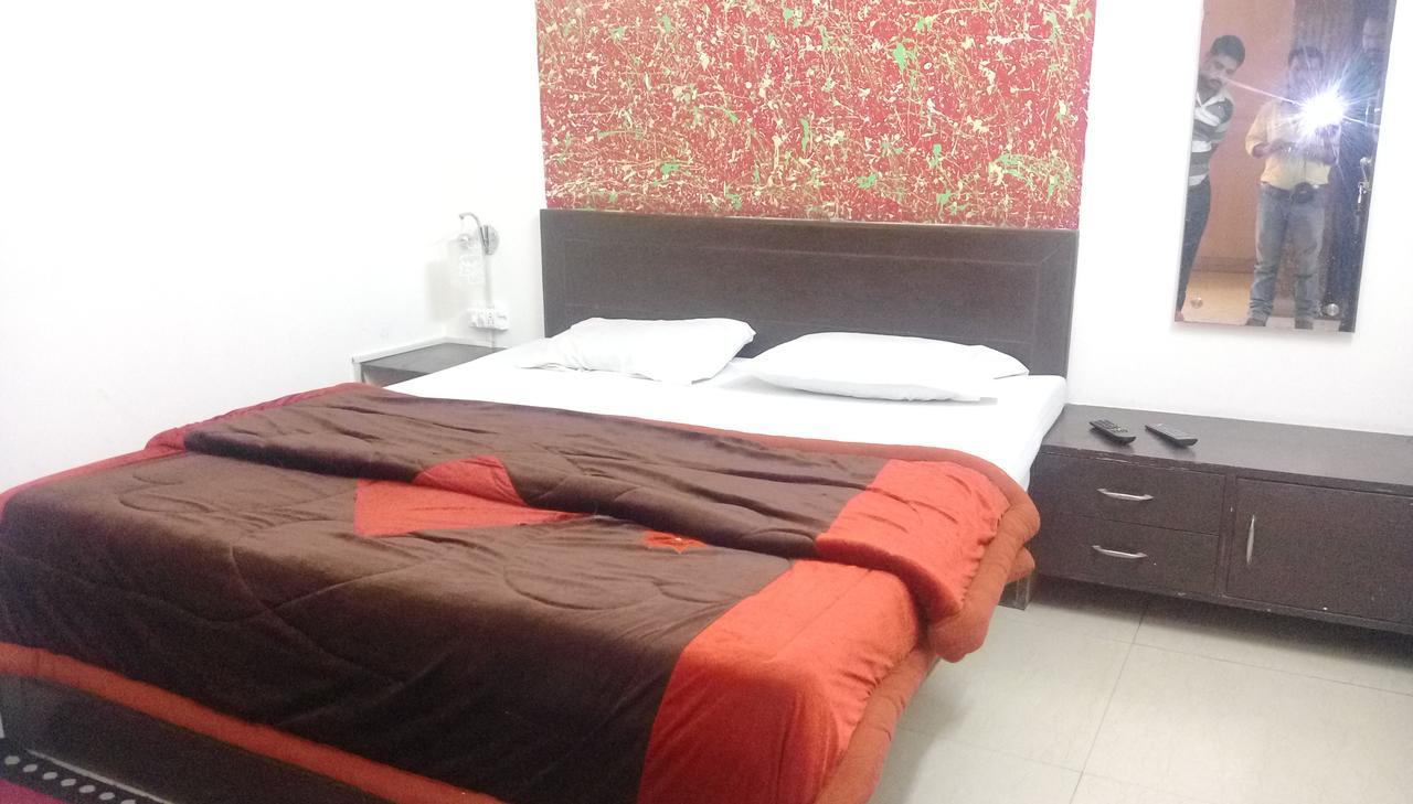 Hotel Aashiyana Agra  Zewnętrze zdjęcie