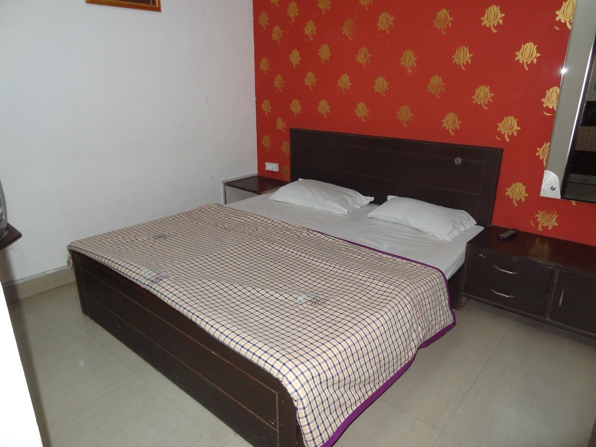 Hotel Aashiyana Agra  Zewnętrze zdjęcie